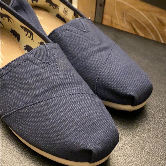 Toms - Picture 4 of 5